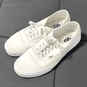 Vans Classic Authentic Men’s Sz 11 in Triple White EUC